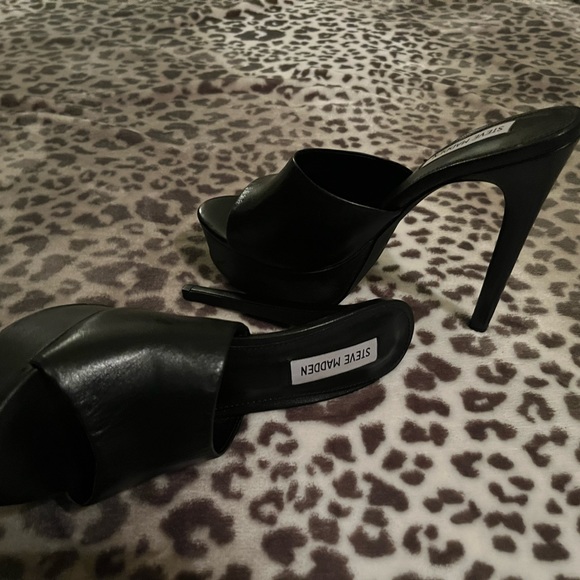 Shoes - Steve Madden black high heels